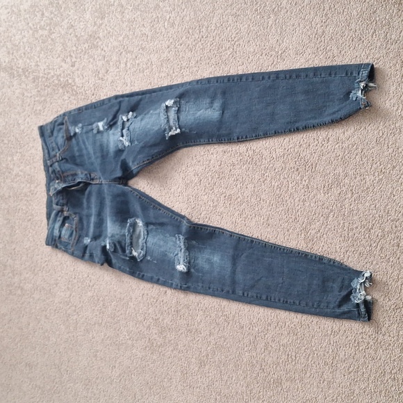 Distressed jeans - Picture 1 of 3